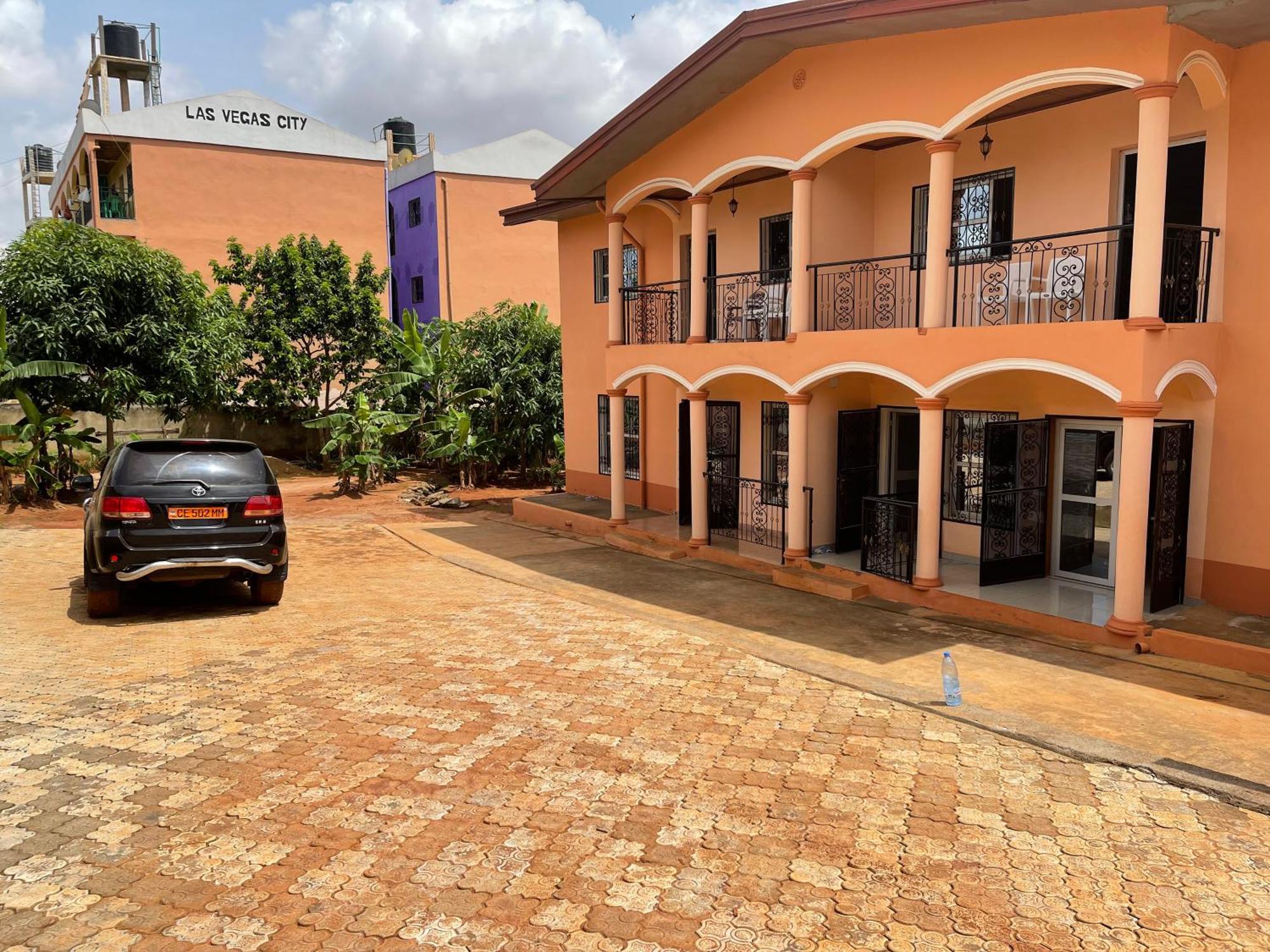Villa Contemporaine Yaoundé Exterior foto
